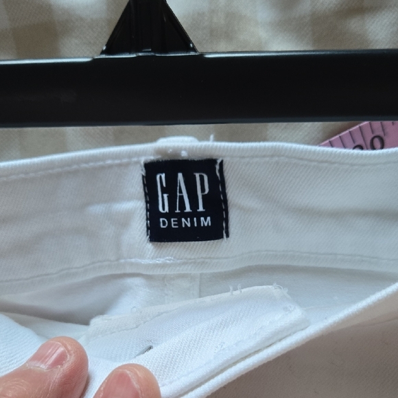 GAP White Frayed Hem Denim  Shorts-32 - Picture 2 of 9